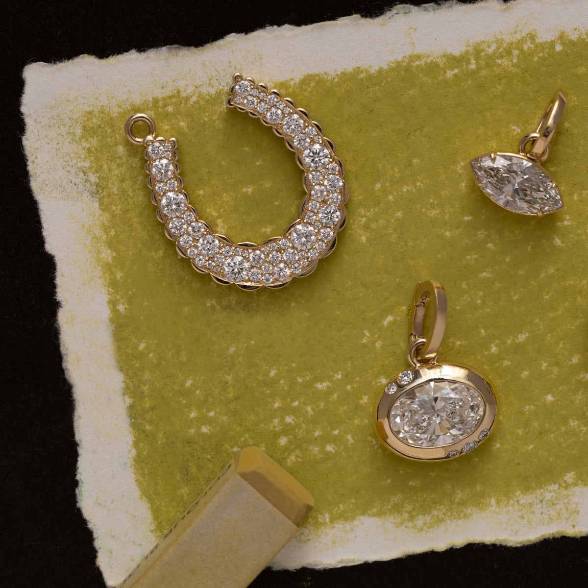 Jumbo Domed Petal Horseshoe Charm